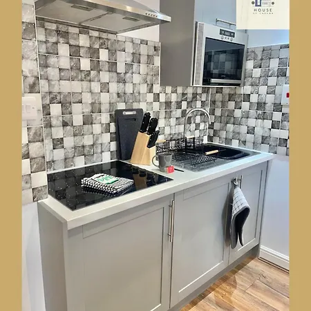 Your Leeds Rugby Escape 1br